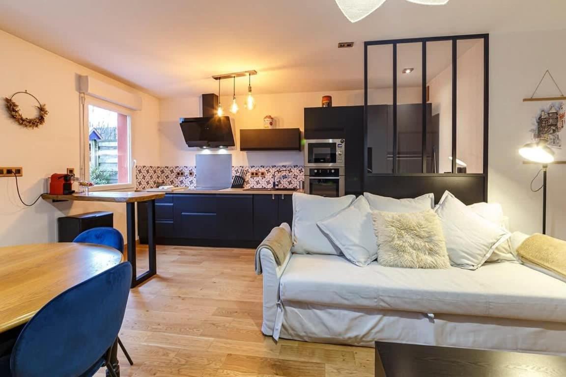 Le Saint Cyr - Bel Appartement, Parking & Terrasse *